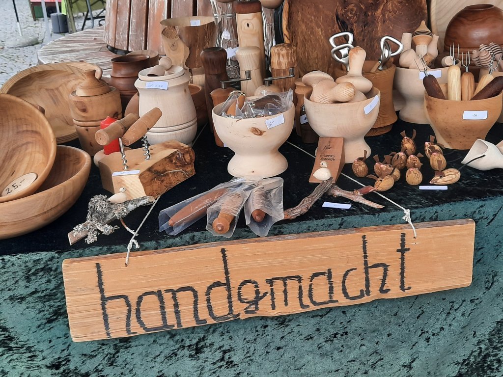 Sommermarkt handgemacht.jpg