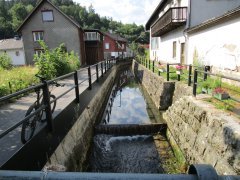 Die Nafla von Tufers kommend in ihrem engen Korsett, die in der Vergangenheit Mühlen angetrieben hat.